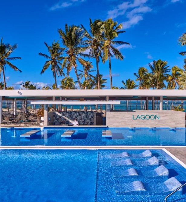 Piscina del Hotel Riu Turquoise